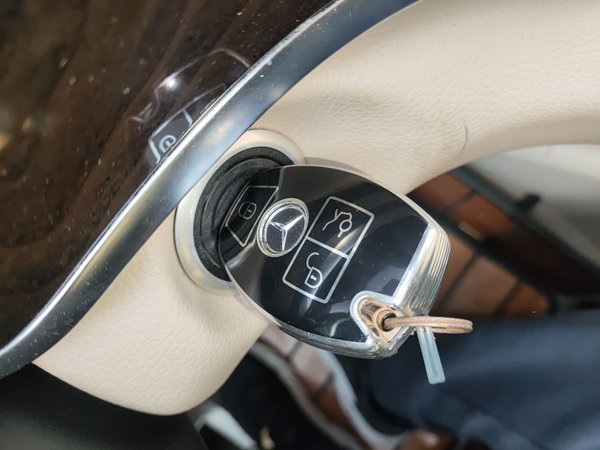 Mercedes-Benz V-Class 2017, 93300 км, за 26614 USD - фото 12