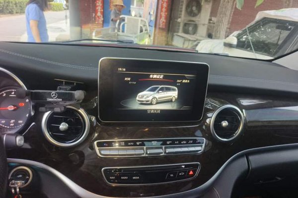 Mercedes-Benz V-Class 2018, 187000 км, за 17524 USD - фото 13