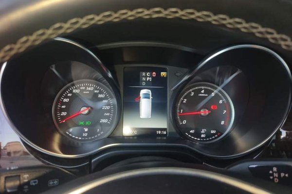 Mercedes-Benz V-Class 2018, 187000 км, за 17524 USD - фото 11