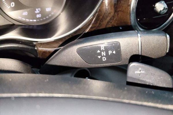Mercedes-Benz V-Class 2018, 78800 км, за 24706 USD - фото 14