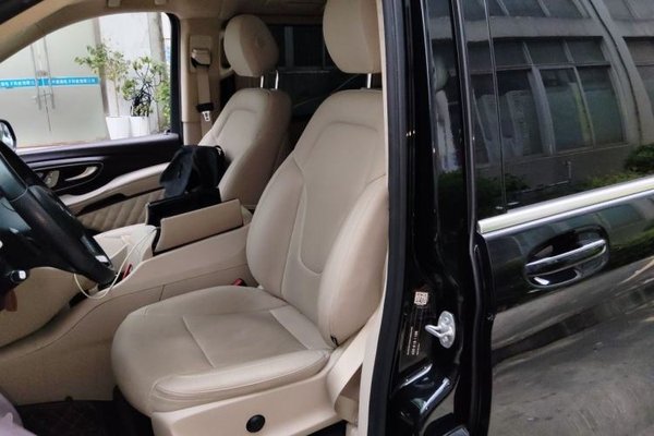 Mercedes-Benz V-Class 2018, 78800 км, за 24706 USD - фото 15