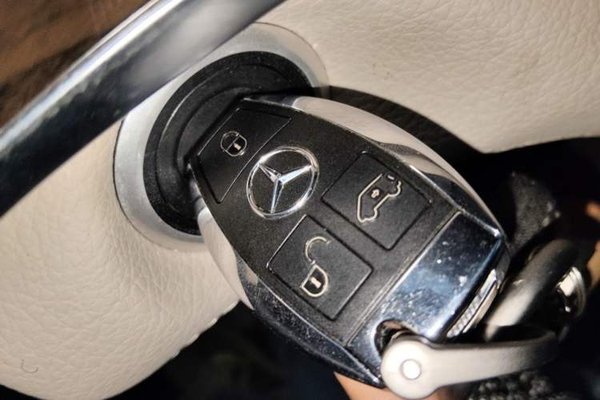 Mercedes-Benz V-Class 2018, 78800 км, за 24706 USD - фото 20