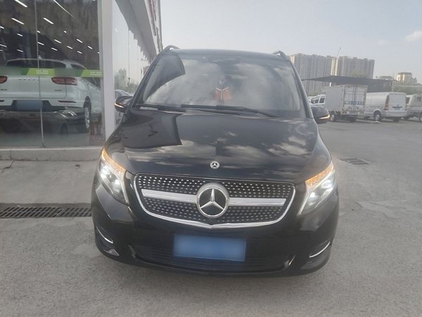 Mercedes-Benz V-Class 2018, 89800 км, за 26811 USD