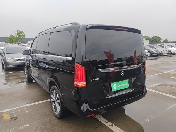 Mercedes-Benz V-Class 2020, 149500 км, за 28797 USD