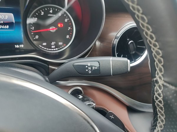 Mercedes-Benz V-Class 2020, 149500 км, за 28797 USD - фото 17