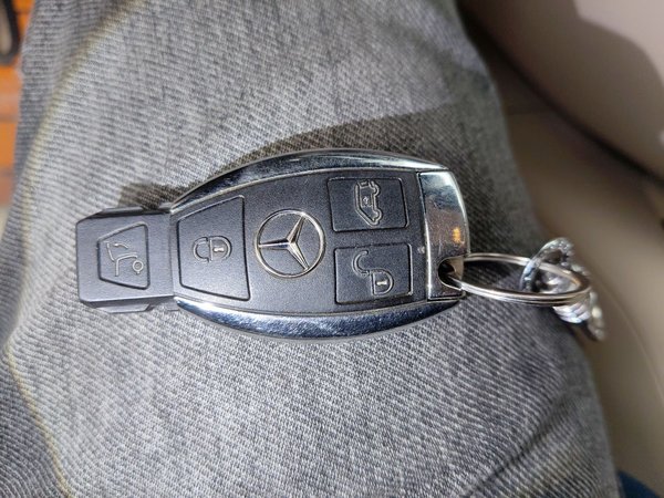 Mercedes-Benz V-Class 2021, 103800 км, за 32198 USD - фото 9
