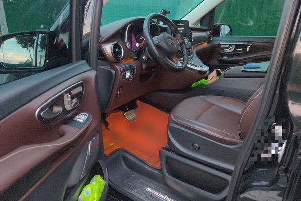 Mercedes-Benz V-Class 2021, 132000 км, за 38099 USD - фото 17