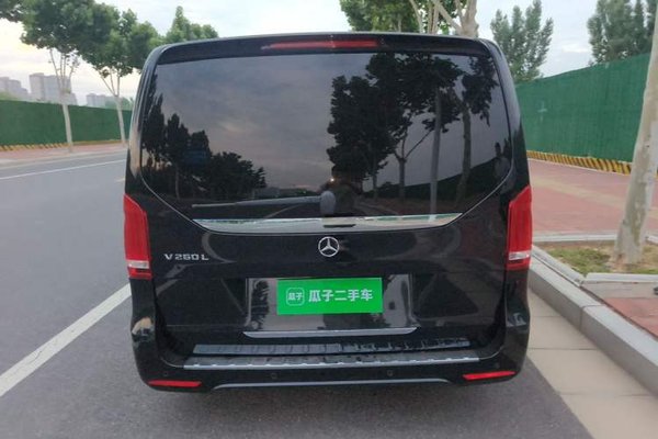 Mercedes-Benz V-Class 2021, 132000 км, за 38099 USD