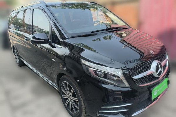 Mercedes-Benz V-Class 2021, 32400 км, за 44401 USD