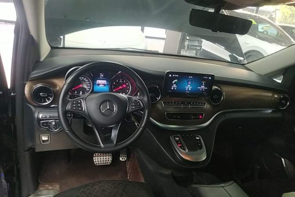Mercedes-Benz V-Class 2021, 72100 км, за 38068 USD - фото 12