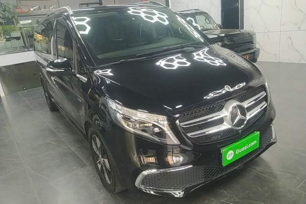 Mercedes-Benz V-Class 2021, 72100 км, за 38068 USD