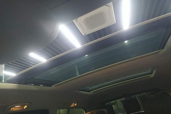 Mercedes-Benz V-Class 2021, 72100 км, за 38068 USD - фото 21