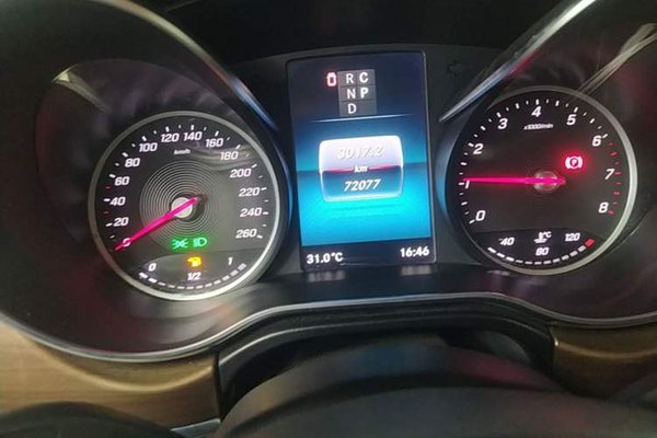 Mercedes-Benz V-Class 2021, 72100 км, за 38068 USD - фото 14