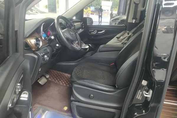 Mercedes-Benz V-Class 2021, 72100 км, за 38068 USD - фото 17