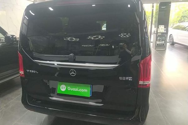Mercedes-Benz V-Class 2021, 72100 км, за 38068 USD