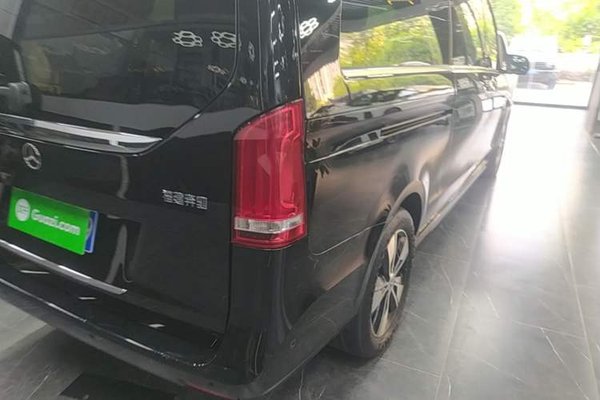 Mercedes-Benz V-Class 2021, 72100 км, за 38068 USD - фото 9