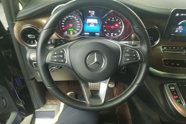 Mercedes-Benz V-Class 2021, 72100 км, за 38068 USD - фото 13