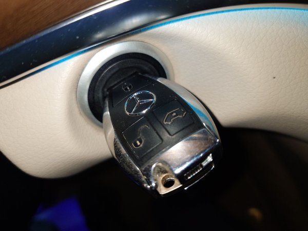 Mercedes-Benz V-Class 2021, 85600 км, за 36255 USD - фото 19