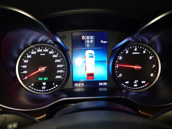 Mercedes-Benz V-Class 2021, 85600 км, за 36255 USD - фото 13