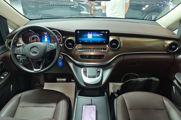 Mercedes-Benz V-Class 2021, 55300 км, за 41233 USD - фото 13