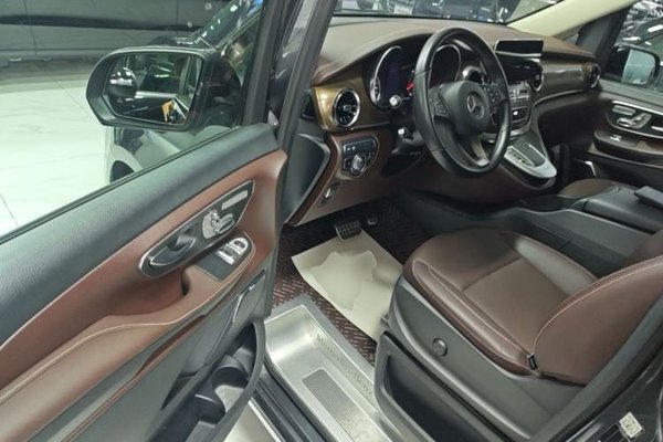 Mercedes-Benz V-Class 2021, 55300 км, за 41233 USD - фото 19