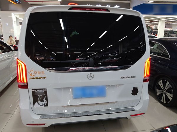 Mercedes-Benz V-Class 2021, 72200 км, за 37047 USD