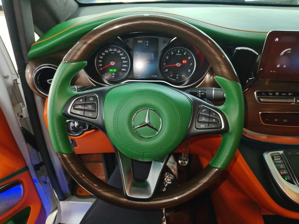 Mercedes-Benz V-Class 2021, 72200 км, за 37047 USD - фото 10