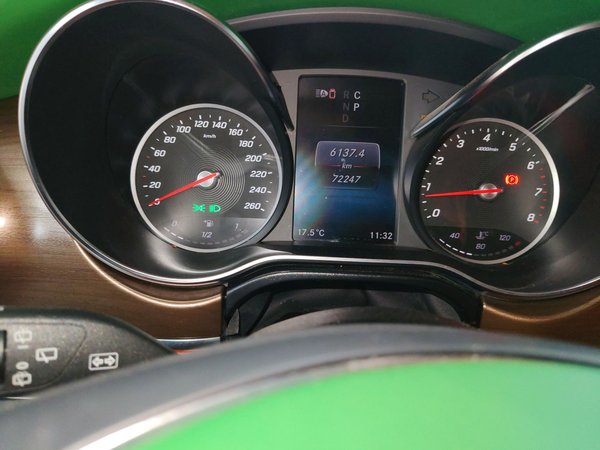 Mercedes-Benz V-Class 2021, 72200 км, за 37047 USD - фото 11