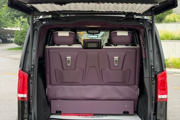 Mercedes-Benz V-Class 2022, 65000 км, за 56730 USD - фото 6