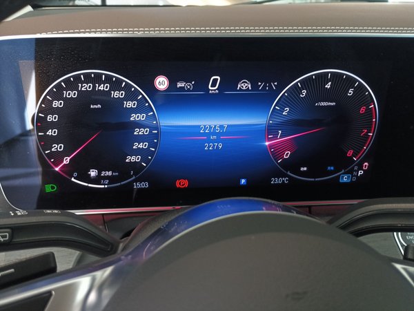 Mercedes-Benz V-Class 2024, 2300 км, за 72115 USD - фото 15