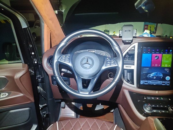 Mercedes-Benz Vito 2021 2.0T Business Version 7 Seats, 2021 года