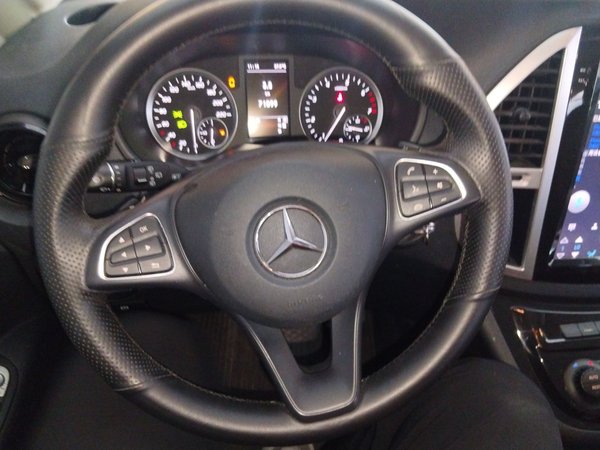 Mercedes-Benz Vito 2021 2.0T Elite Version 7 Seats, 2021 года