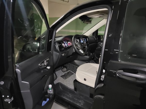 Mercedes-Benz Vito 2024, 1200 км, за 43175 USD - фото 19