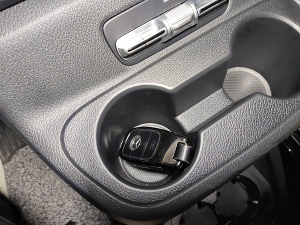 Mercedes-Benz Vito 2024, 1200 км, за 43175 USD - фото 17