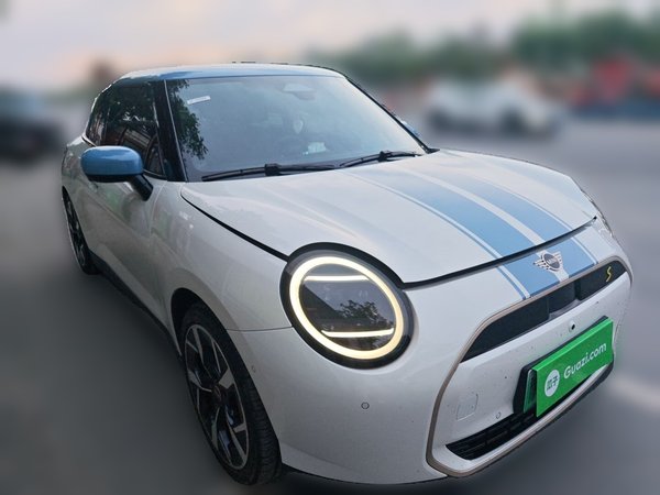 MINI Electric MINI COOPER 2024, 10700 км, за 22685 USD
