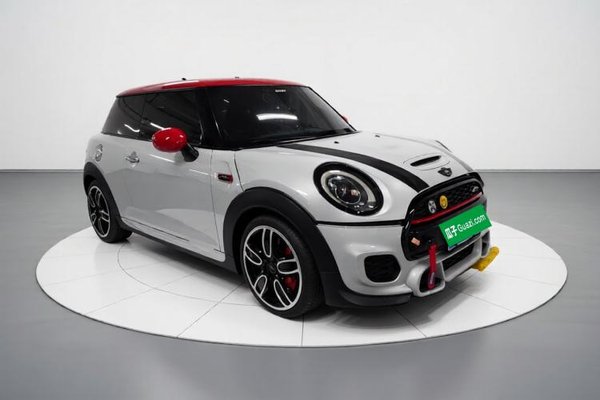 MINI JCW 2017, 65600 км, за 26757 USD