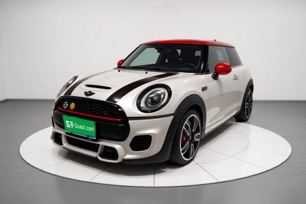 MINI JCW · 2017 год
