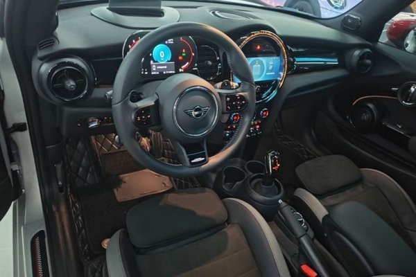 MINI JCW 2023, 44200 км, за 36582 USD - фото 13