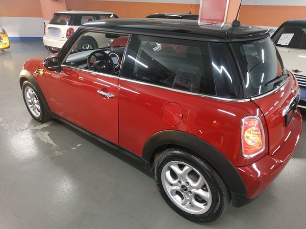 Mini Cooper Fun 2011, 113900 км, за 7419 USD