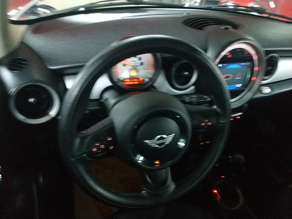 Mini Cooper Fun 2011, 113900 км, за 7419 USD - фото 12