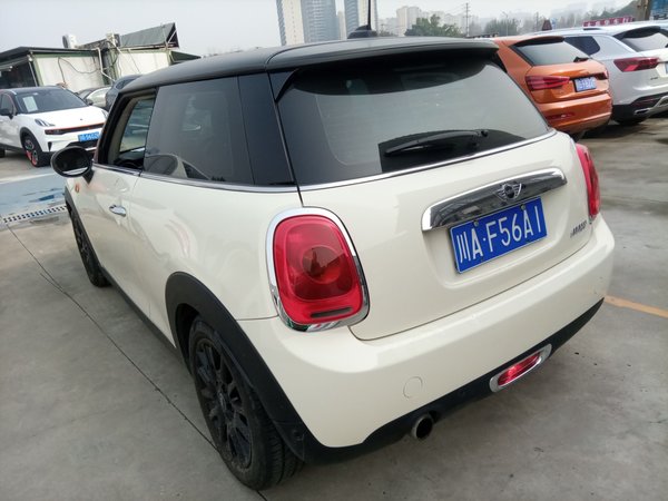 Mini Cooper Fun 2014, 123200 км, за 11589 USD