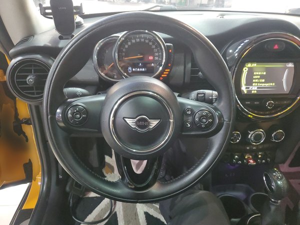 Mini Cooper Fun 2014, 99300 км, за 8904 USD - фото 12