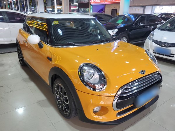 Mini Cooper Fun 2014, 99300 км, за 8904 USD