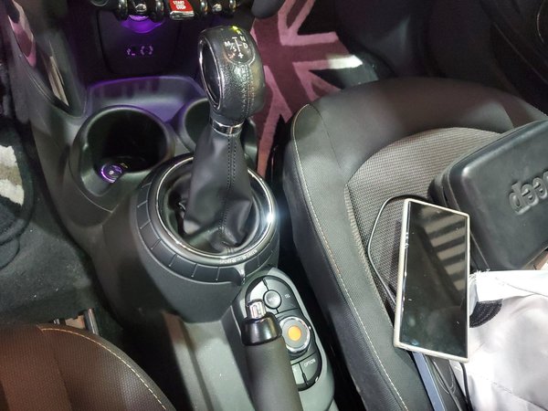 Mini Cooper Fun 2014, 99300 км, за 8904 USD - фото 15