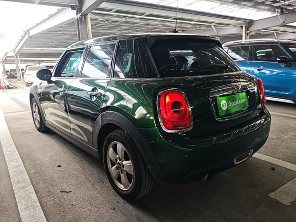 MINI MINI 2015, 119800 км, за 8064 USD