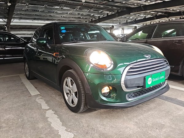 MINI MINI 2015, 119800 км, за 8064 USD