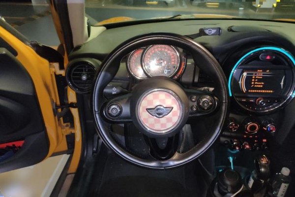 MINI MINI 2016, 102700 км, за 8871 USD