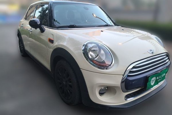 MINI MINI 2016, 96800 км, за 8136 USD