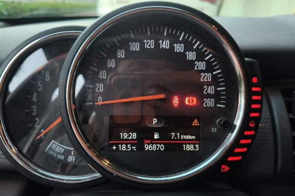 MINI MINI 2016, 96800 км, за 8136 USD - фото 11