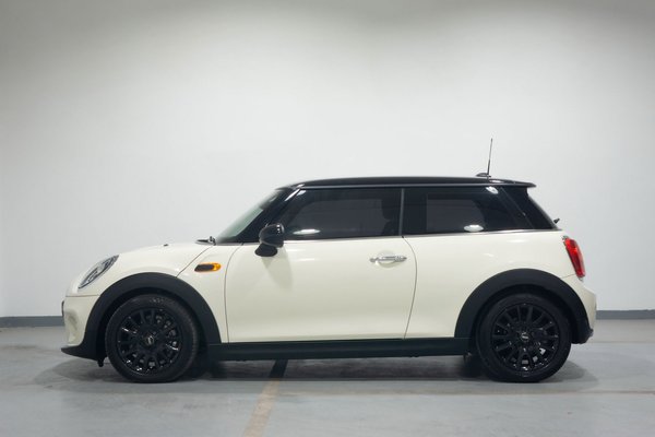 MINI MINI 2016, 33900 км, за 13894 USD